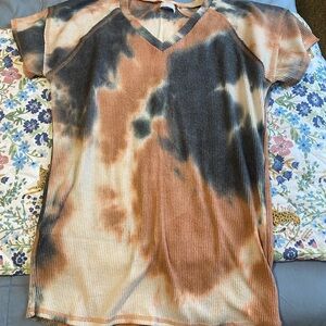 Tie-Dye V-Neck Short Sleeve Top